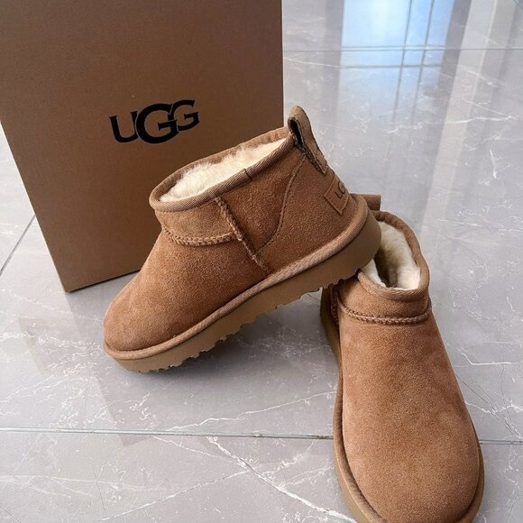 UGG Classic Ultra Mini Boots - Picture 4 of 6